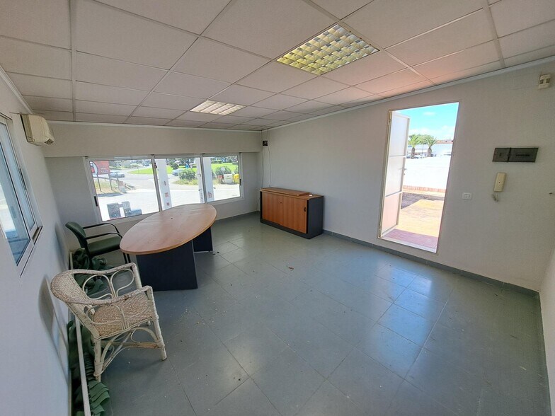 Office in Carcaixent for lease - Interior Photo - Image 3 of 4