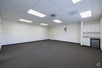 2210 Encinitas Blvd, Encinitas, CA à louer Photo intérieure- Image 2 de 4