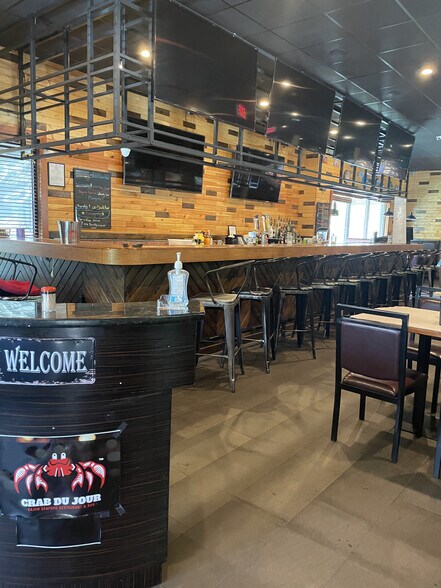 3810 Wards Rd, Lynchburg, VA à louer - Photo du bâtiment - Image 3 de 9