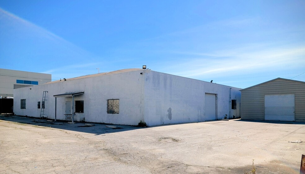 13614-13618 S Western Ave, Gardena, CA for lease - Building Photo - Image 3 of 4