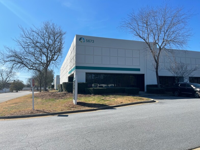 5673 Old Dixie Hwy, Forest Park, GA for lease - Building Photo - Image 1 of 9