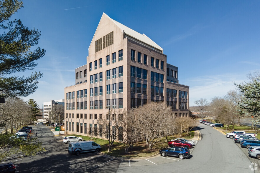 2750 Prosperity Ave, Merrifield, VA for lease - Primary Photo - Image 1 of 11