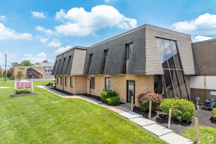 1165 Marlkress Rd, Cherry Hill, NJ for lease - Building Photo - Image 2 of 8