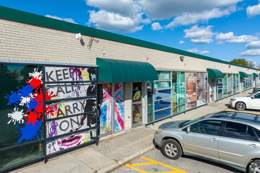 1875 Leslie St, Toronto, ON à louer - Photo du bâtiment - Image 3 de 4