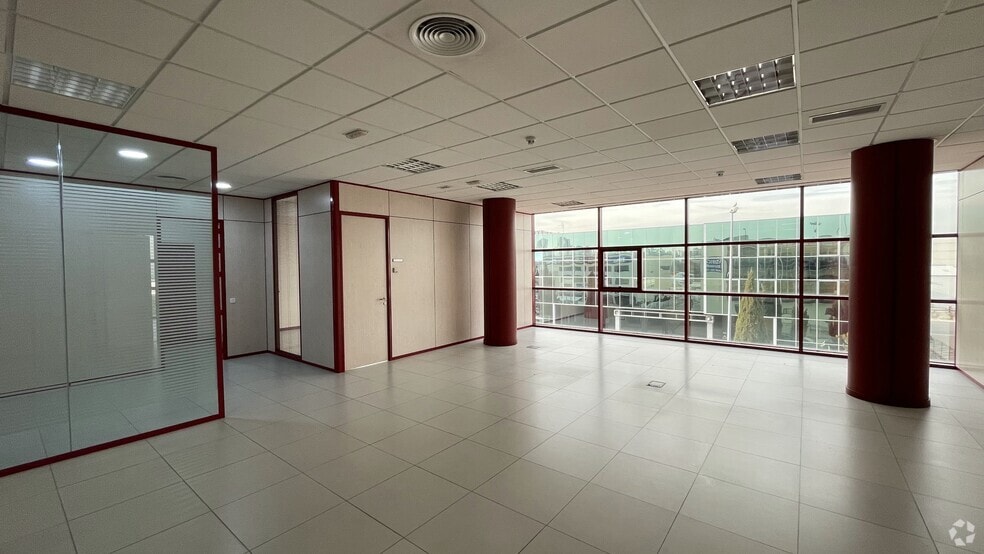 Avenida Italia, 10, Coslada, Madrid for sale - Building Photo - Image 3 of 32