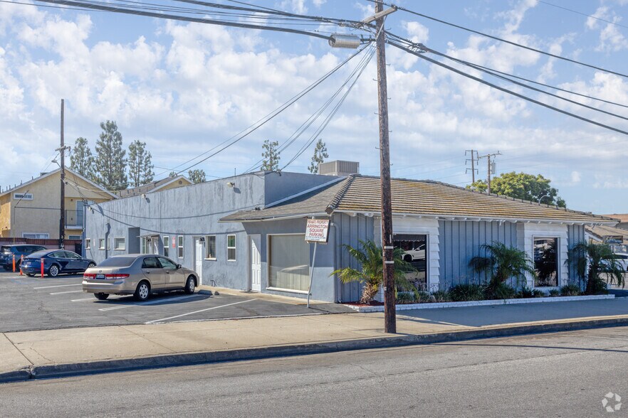 9047 Florence Ave, Downey, CA à louer - Photo du bâtiment - Image 3 de 6