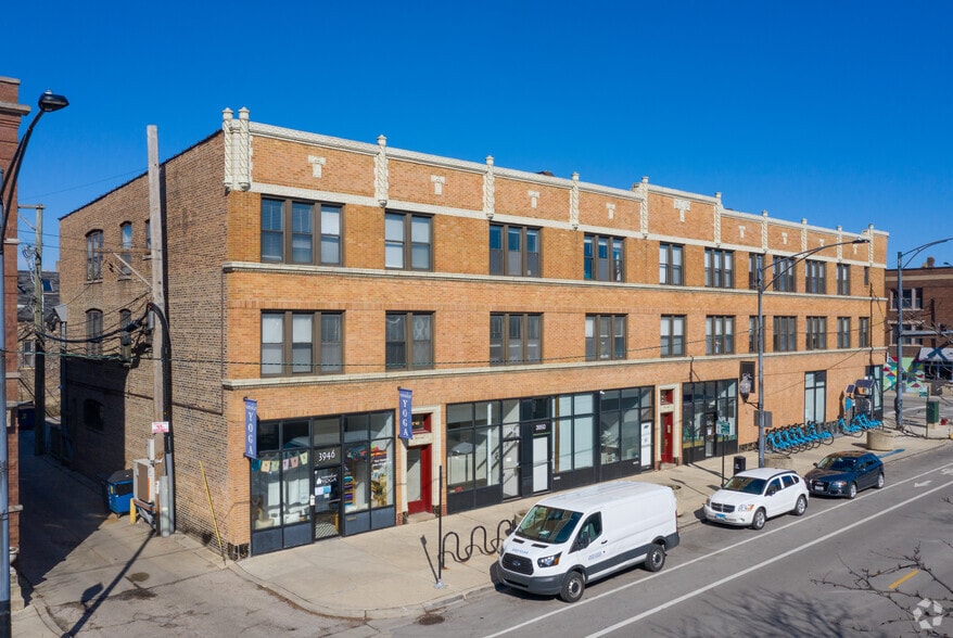 1403-1411 W Irving Park Rd, Chicago, IL à louer - Photo du bâtiment - Image 2 de 16