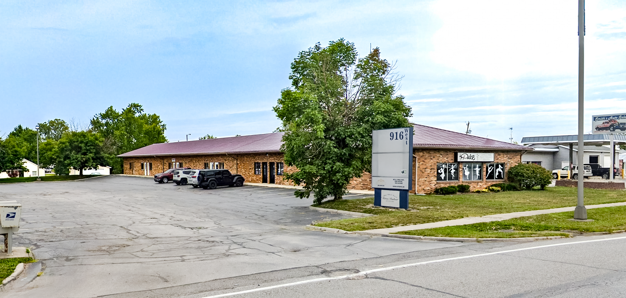 916 W Coliseum Blvd, Fort Wayne, IN for lease Primary Photo- Image 1 of 8