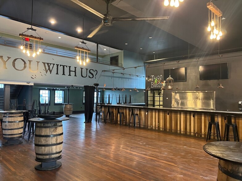 3800 Colley Ave, Norfolk, VA for lease - Building Photo - Image 2 of 7