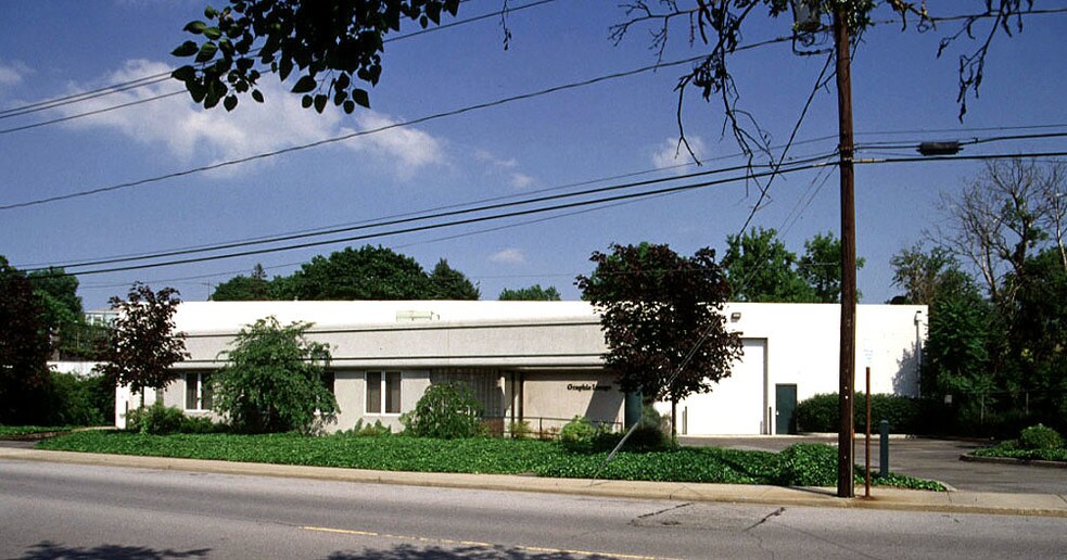 110 Cherry Valley Ave, West Hempstead, NY à vendre - Photo principale - Image 1 de 1