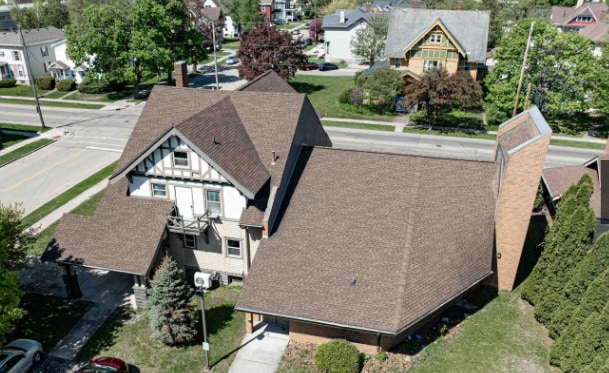 634 Wisconsin St, Oshkosh, WI for sale - Primary Photo - Image 2 of 17