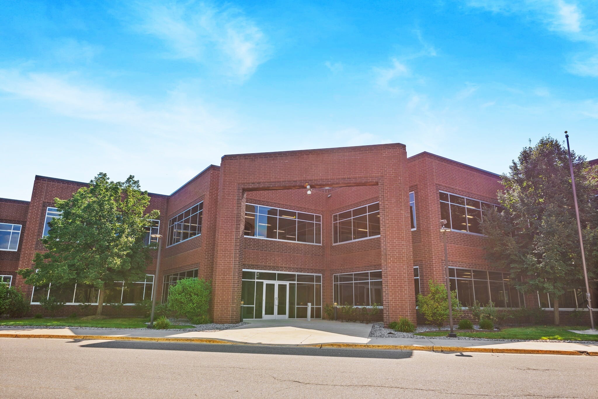 12125 Technology Dr, Eden Prairie, MN for lease Building Photo- Image 1 of 5