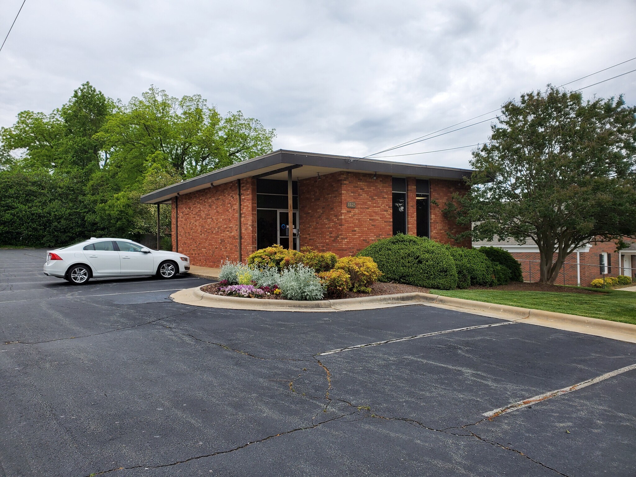 1125 S Church St, Burlington, NC for sale Primary Photo- Image 1 of 1