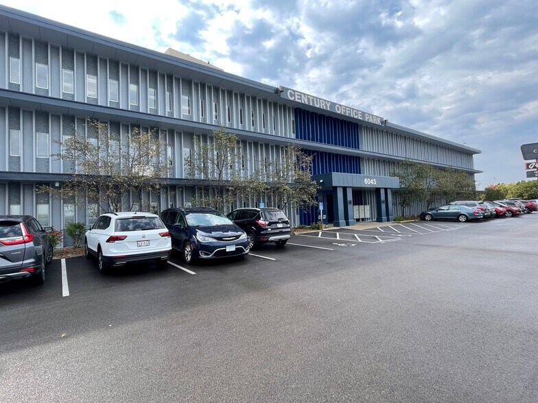 6063 Hudson Rd, Woodbury, MN à louer - Photo du bâtiment - Image 3 de 10