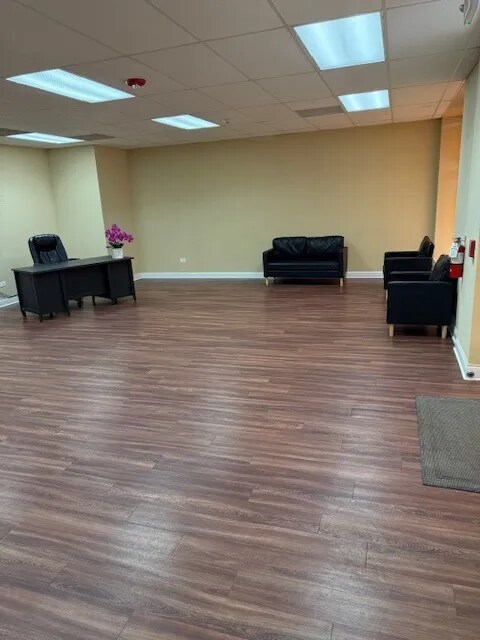6227 Cermak Rd, Berwyn, IL for lease Interior Photo- Image 1 of 11