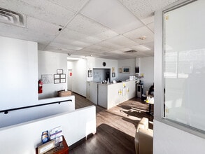 65-35 Queens Blvd, Woodside, NY à louer Photo intérieure- Image 2 de 9