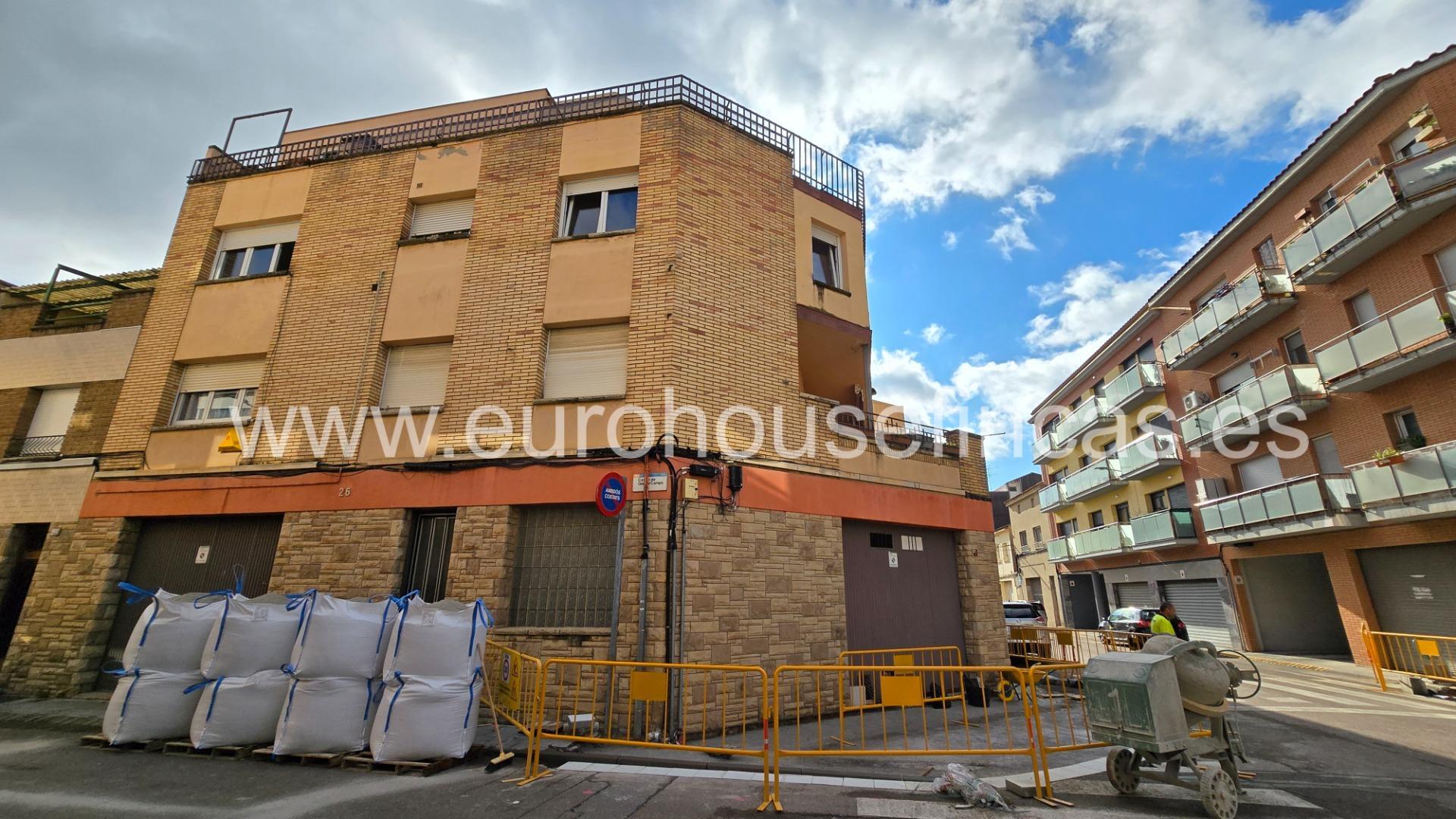Immeuble residentiel dans Igualada, Barcelona à vendre Photo du bâtiment- Image 1 de 22