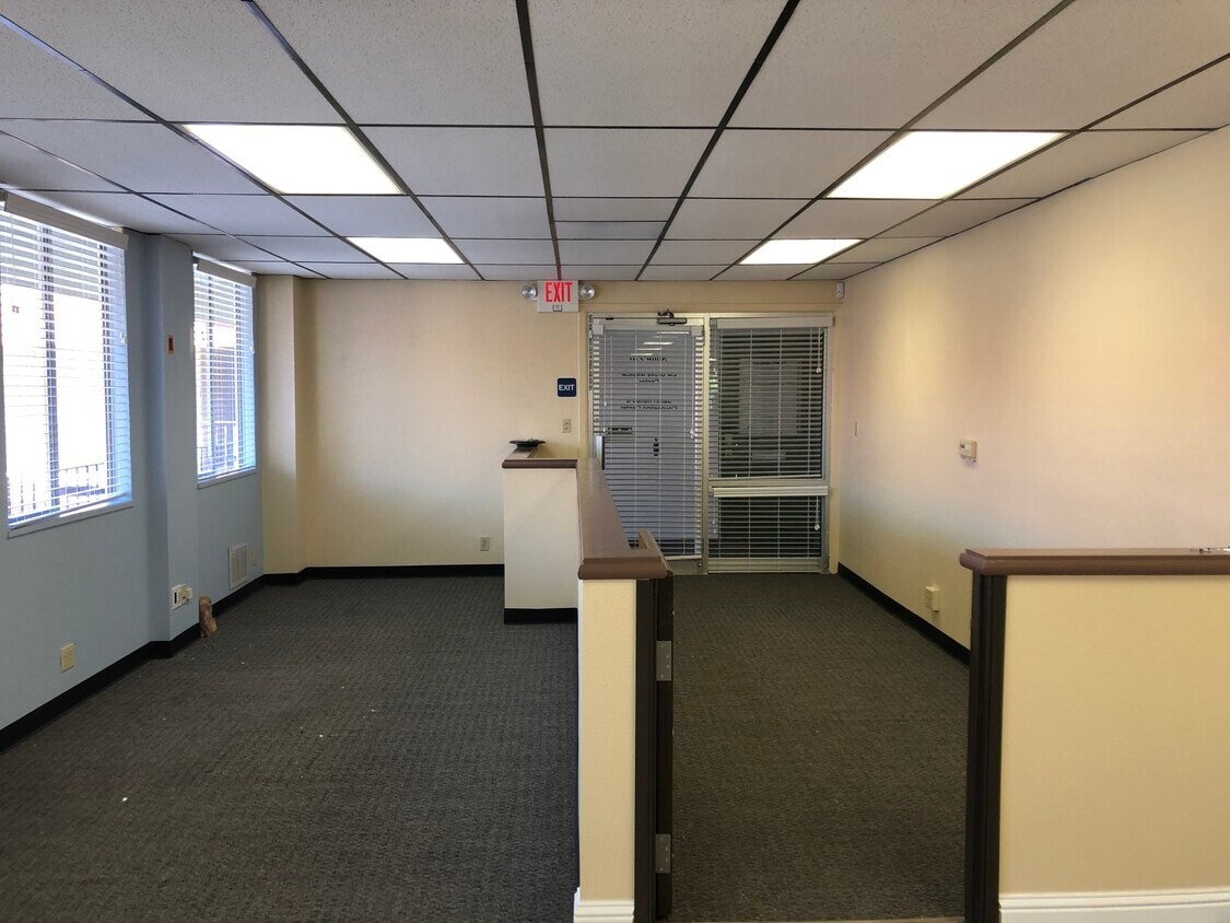 930 Alhambra Blvd, Sacramento, CA for lease Interior Photo- Image 1 of 8
