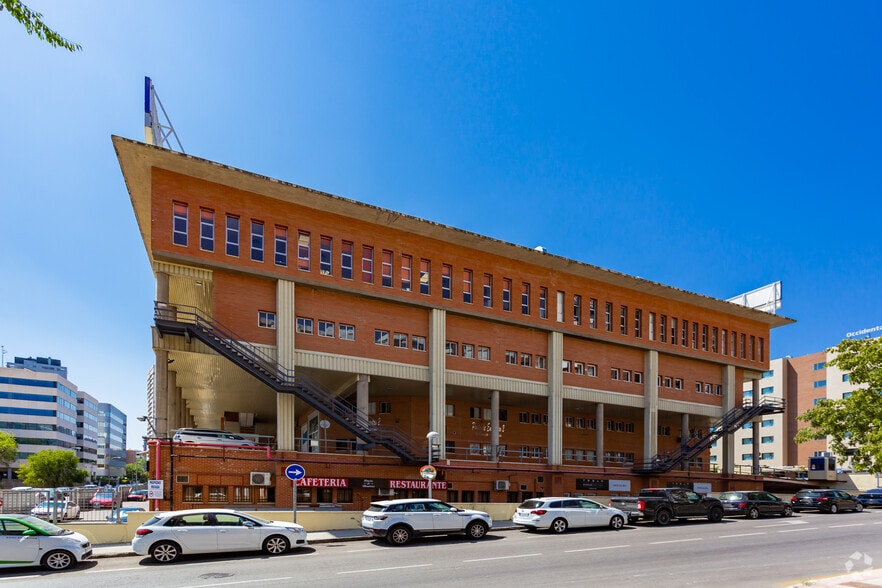 Avenida de Manoteras, 22, Madrid, Madrid for lease - Building Photo - Image 1 of 4