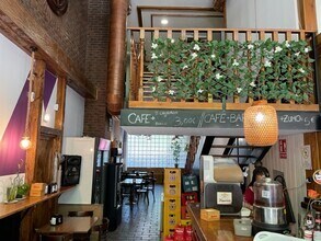 Retail in Madrid, Madrid for lease Interior Photo- Image 2 of 13