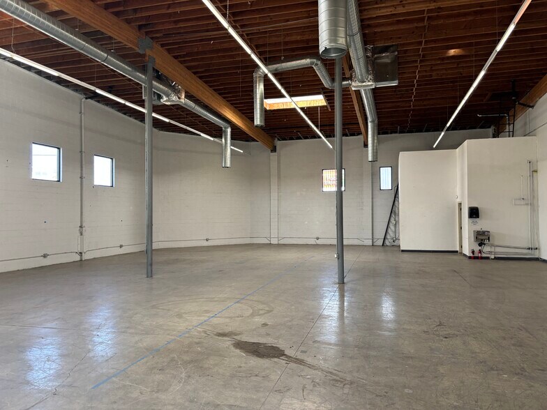 3816-3822 W Jefferson Blvd, Los Angeles, CA à louer - Photo du bâtiment - Image 2 de 2