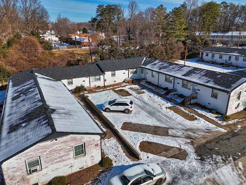 400 Berryman St, Greensboro, NC for sale - Building Photo - Image 2 of 8