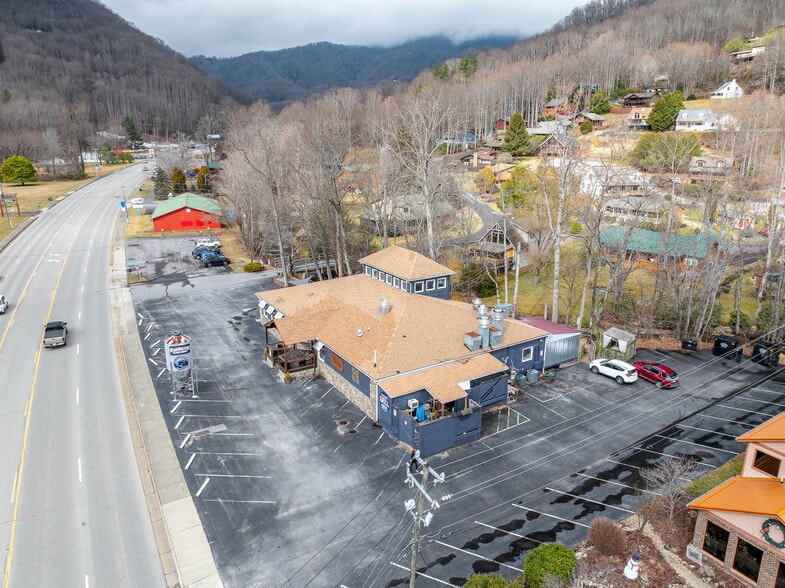 4352 Soco Rd, Maggie Valley, NC à vendre - Photo du bâtiment - Image 1 de 56