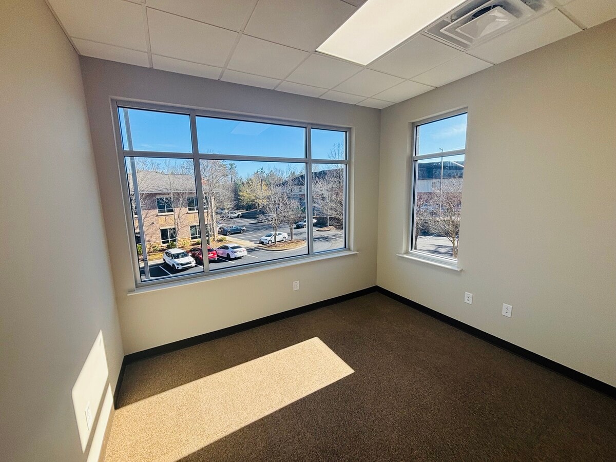 1164 Satellite Blvd NW, Suwanee, GA 30024 - Unit 104 -  - Interior Photo - Image 2 of 6