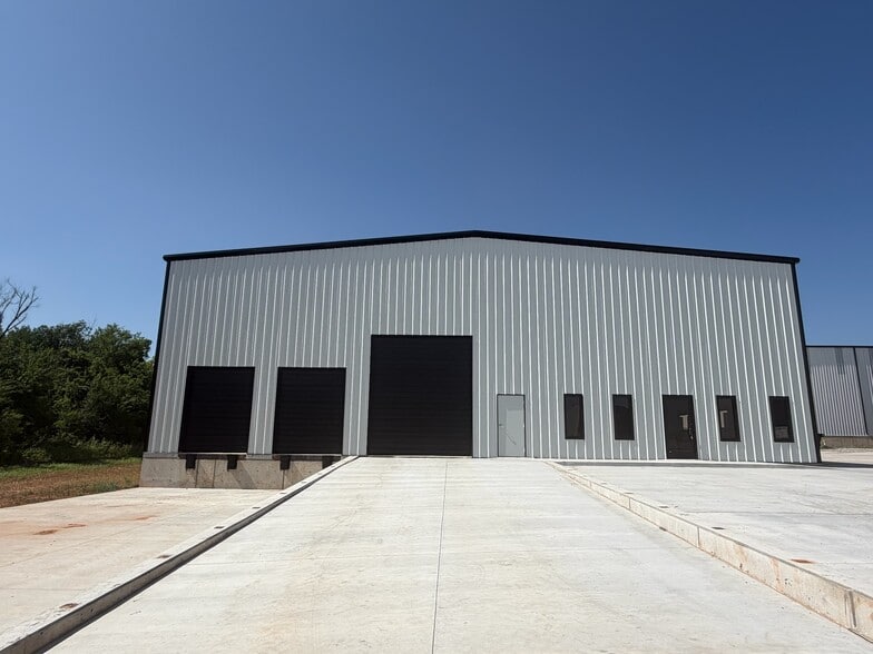 2341 S Council Rd, Oklahoma City, OK for lease - Building Photo - Image 1 of 1