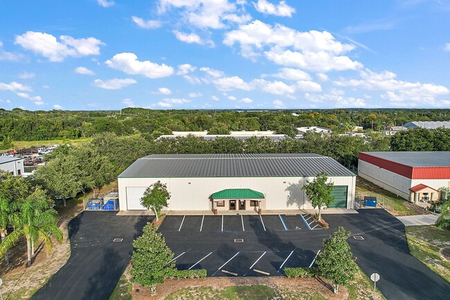 Plus de détails pour 1811 Greenleaf Ln, Leesburg, FL - Industriel à louer