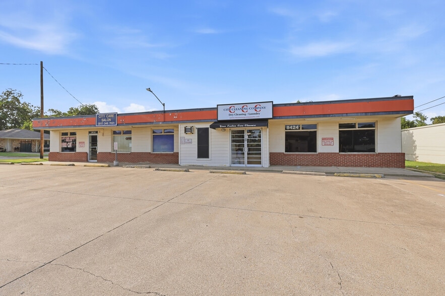 8424-8430 White Settlement Rd, Fort Worth, TX à vendre - Photo du bâtiment - Image 2 de 24