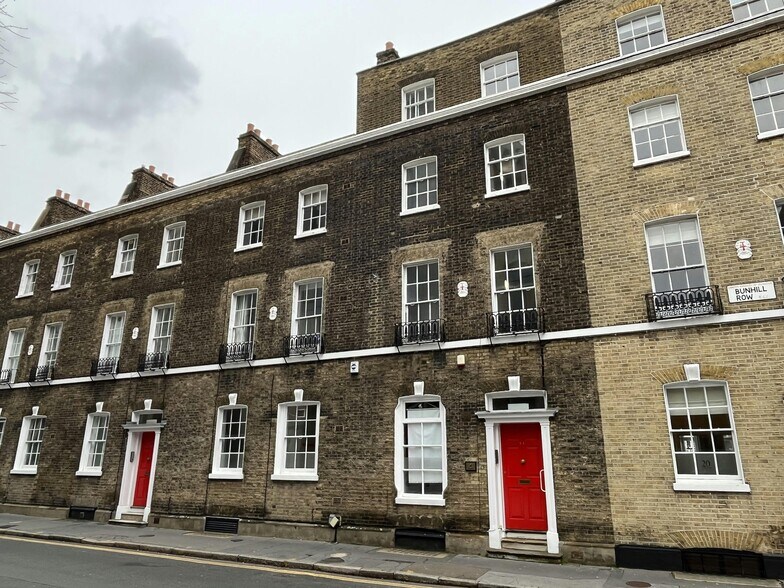 21 Bunhill Row, Londres à louer - Photo du bâtiment - Image 2 de 7