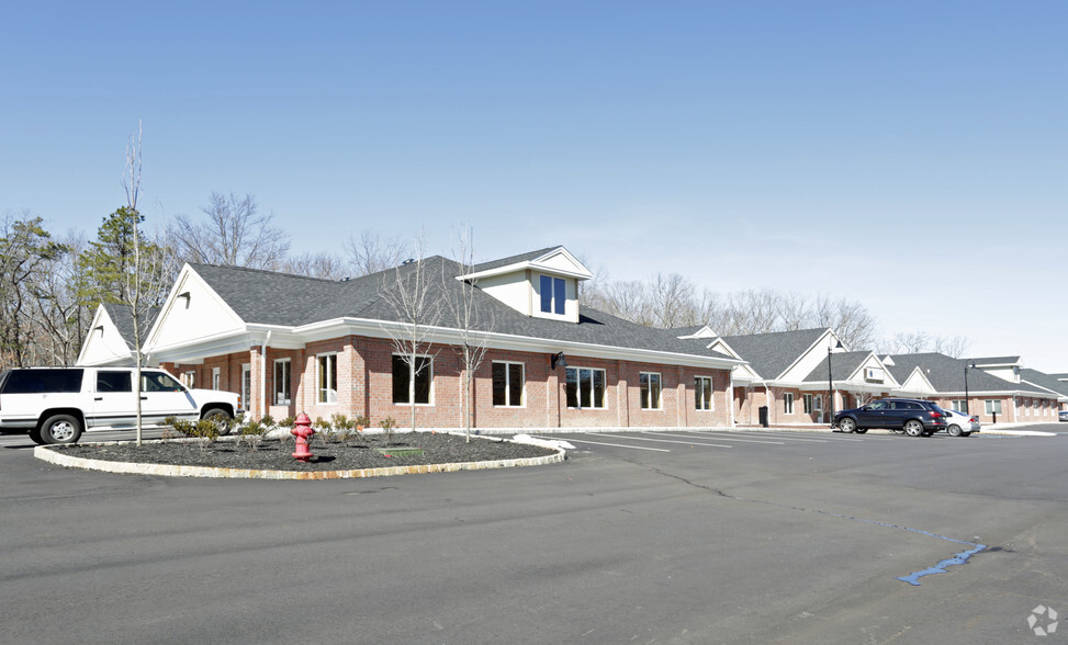 2380 US Highway 9, Howell, NJ for lease - Primary Photo - Image 1 of 4