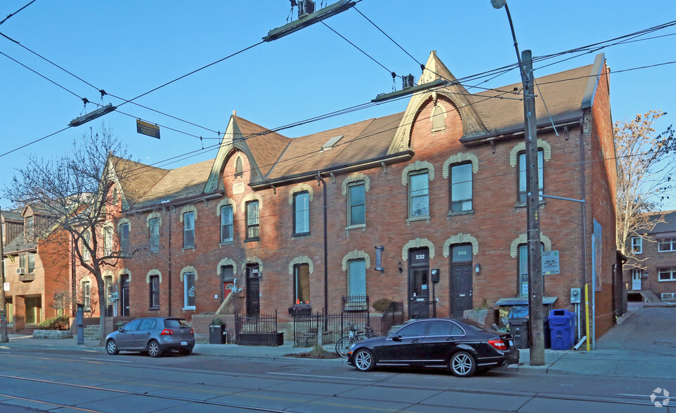 524-534 Queen St E, Toronto, ON à vendre - Photo principale - Image 1 de 6