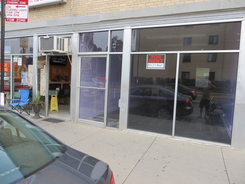 7126 N Ridge Blvd, Chicago, IL à louer - Photo du bâtiment - Image 3 de 9