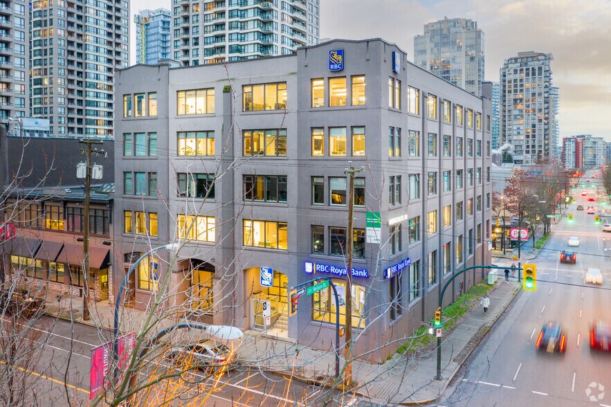 990 Homer St, Vancouver, BC à louer - Photo du bâtiment - Image 2 de 15