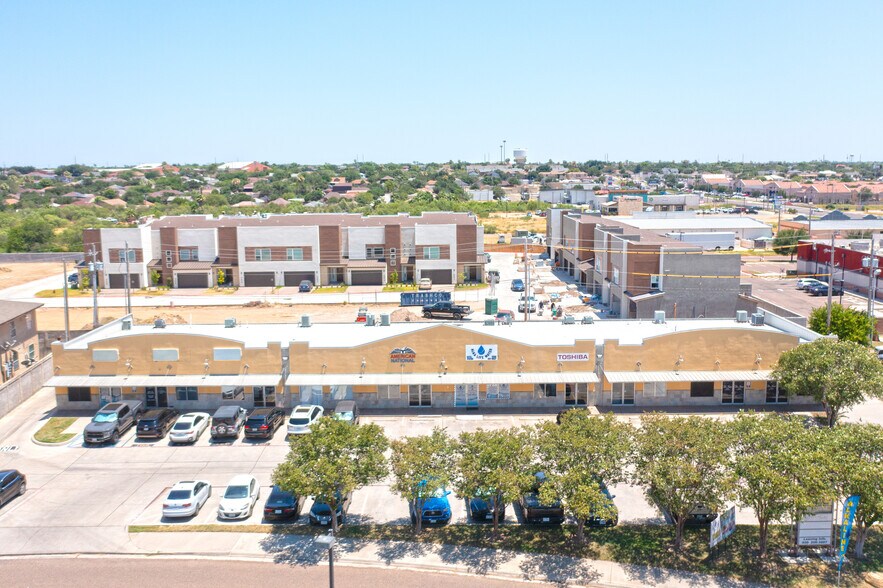9803 Sterling Loop, Laredo, TX à louer - Photo du bâtiment - Image 3 de 5