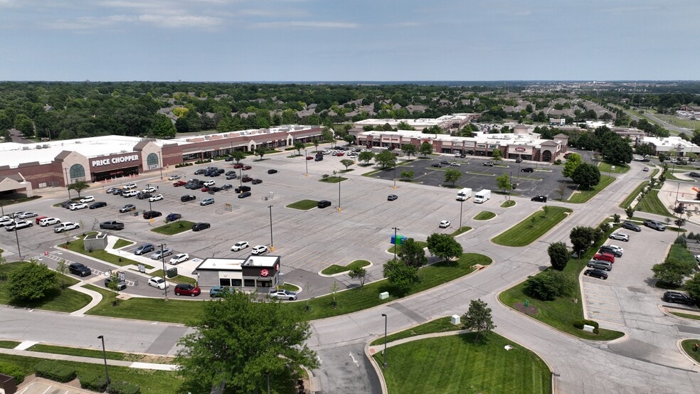 11440-11552 W 135th St, Overland Park, KS for lease - Building Photo - Image 3 of 8