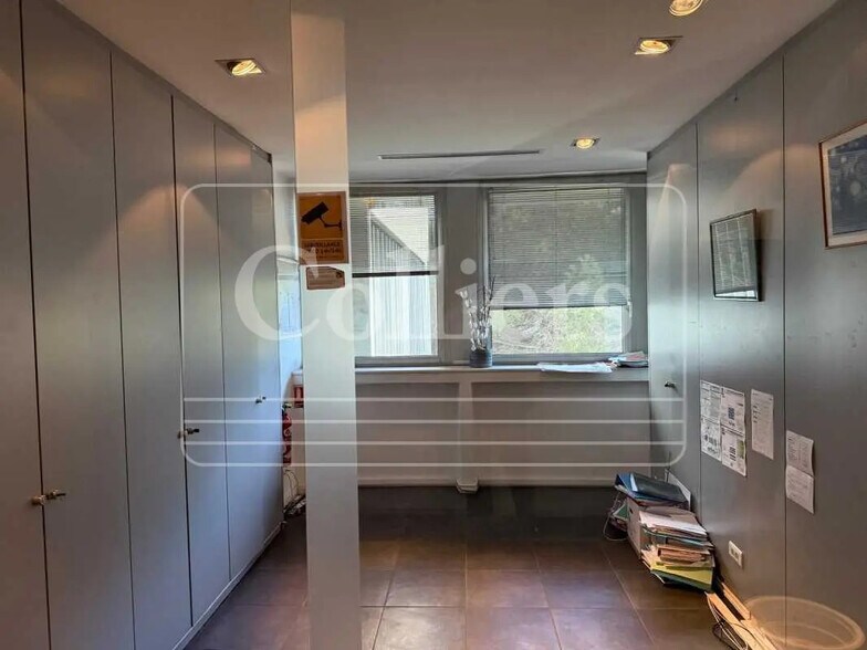 52 Avenue De Hambourg, Marseille for lease - Interior Photo - Image 3 of 10