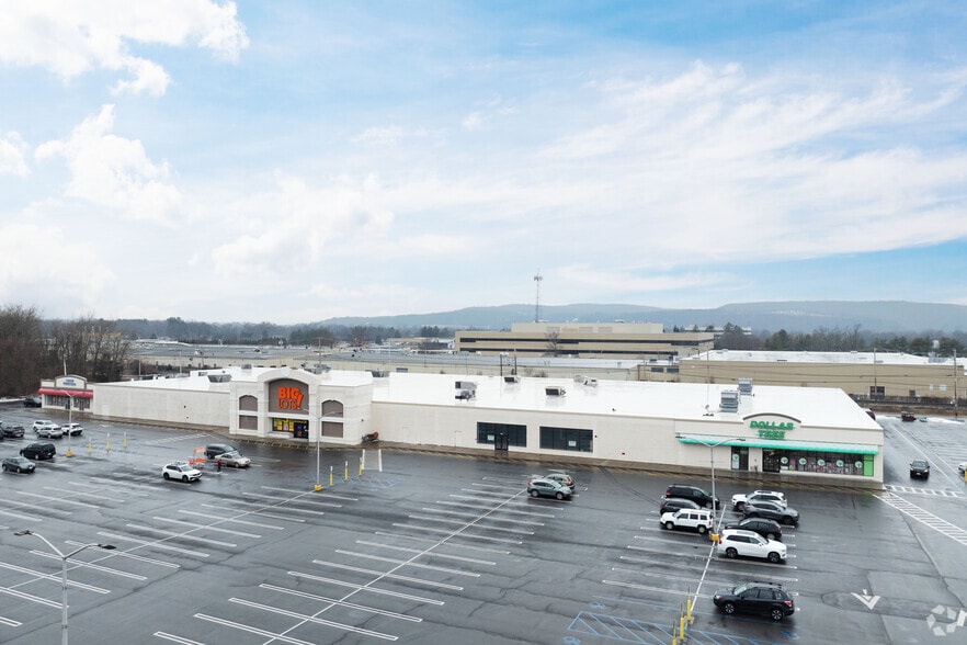 1355-1379 Ulster Ave, Kingston, NY for lease - Primary Photo - Image 1 of 8