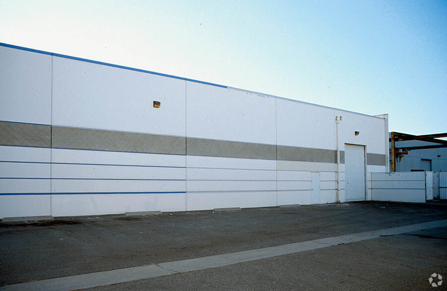 535 Finney Ct, Gardena, CA for lease - Building Photo - Image 2 of 3