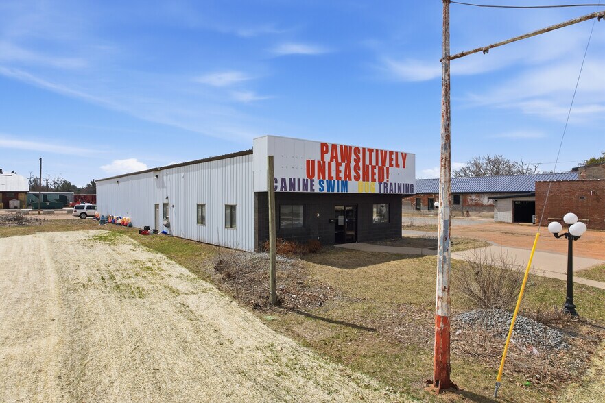 2109 Madison St, Stevens Point, WI à vendre - Photo du bâtiment - Image 2 de 19