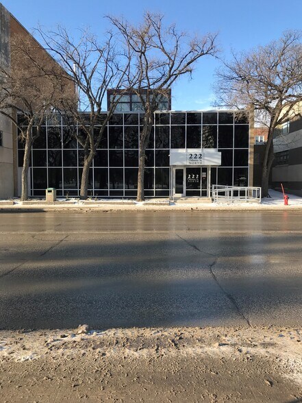 222 Osborne St N, Winnipeg, MB à louer - Photo principale - Image 1 de 10