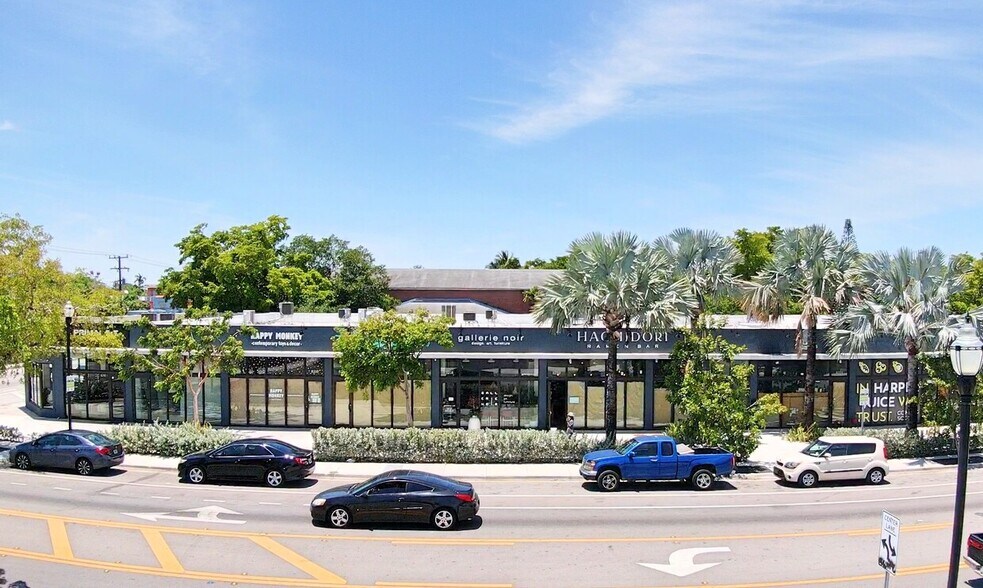 8200 NE 2nd Ave, Miami, FL à louer - Photo du bâtiment - Image 2 de 2