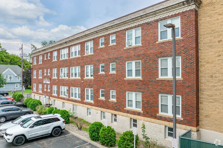 2 Crandall St, Binghamton, NY à vendre - Photo du bâtiment - Image 3 de 38