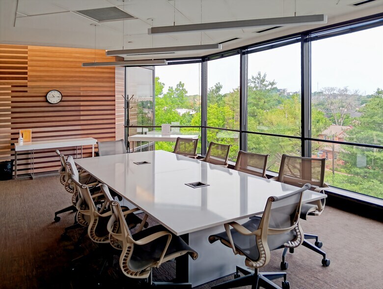 110 E Broward Blvd, Fort Lauderdale, FL for lease - Interior Photo - Image 2 of 19