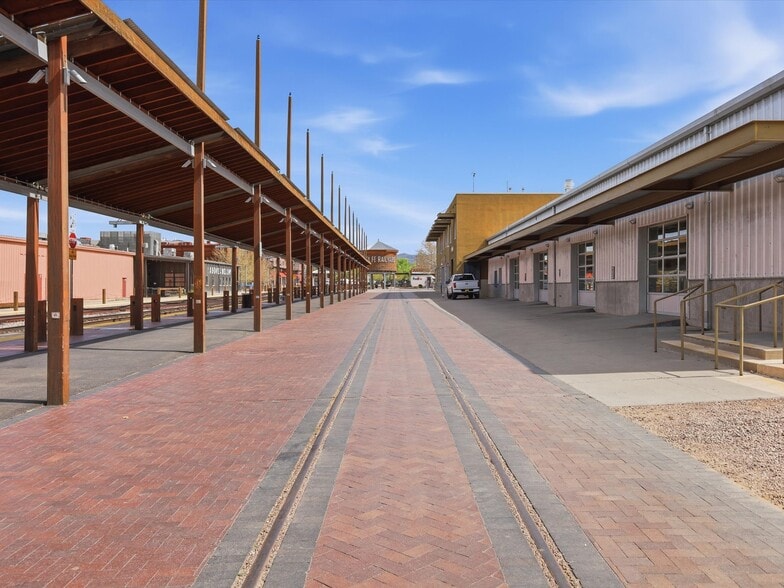 1607 Paseo De Peralta, Santa Fe, NM for lease - Building Photo - Image 3 of 17