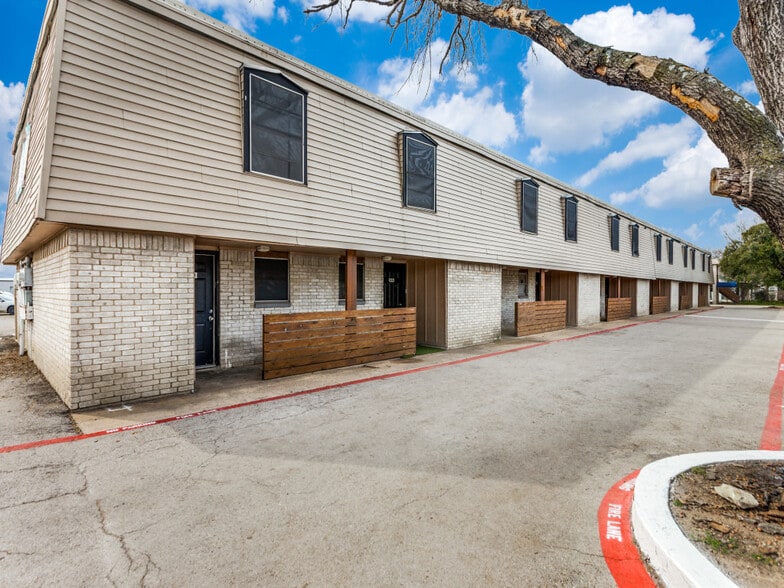 6626 Reeves St, Richland Hills, TX for sale - Building Photo - Image 1 of 1