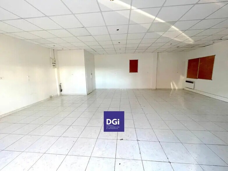 60 Rue Etienne Lenoir, Nîmes à louer - Photo intérieure - Image 3 de 3