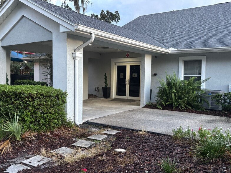 53 S Dean Rd, Orlando, FL for lease - Building Photo - Image 3 of 8